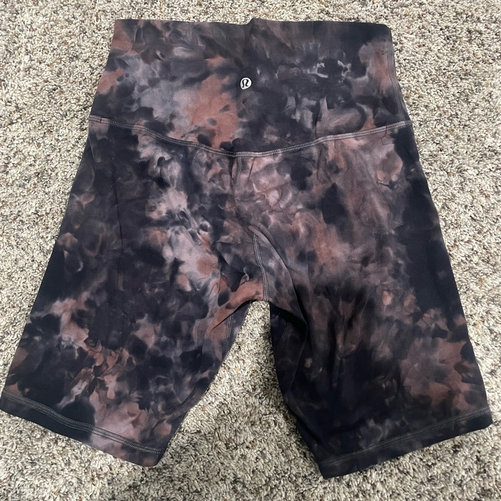 Lulu lemon biker shorts - only worn once (brand new) size 6